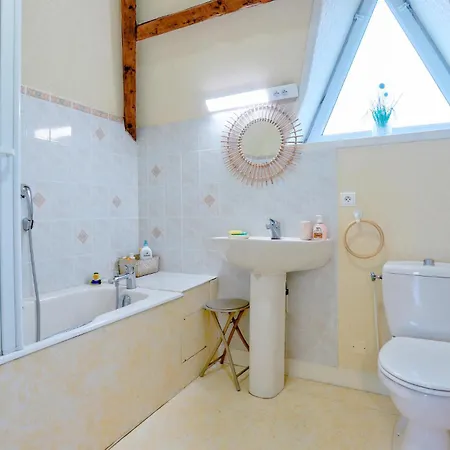4 Bedroom Stunning In Gonneville-le-theil *