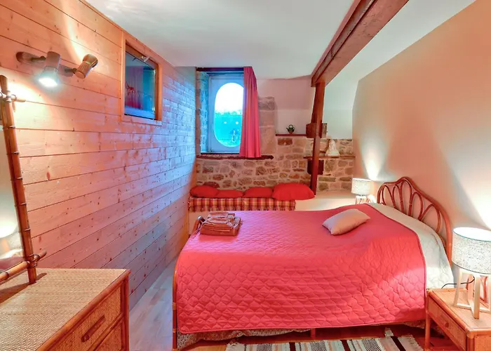 Beautiful In Gonneville-le-theil Tatil Evi